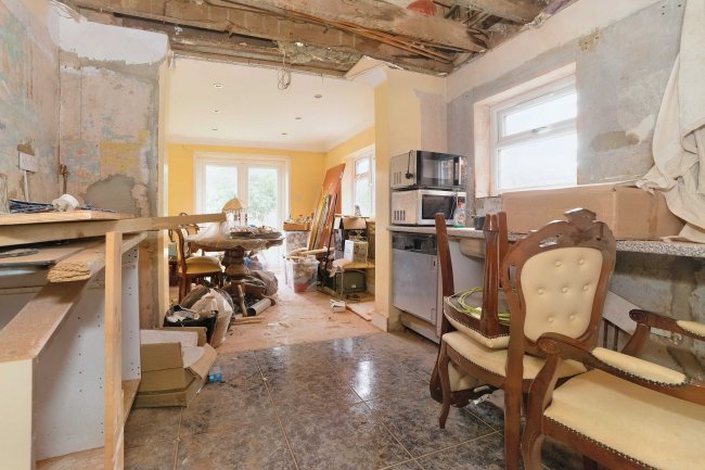 148 Whittington Road, Wood Green, London, N22 8YL 10