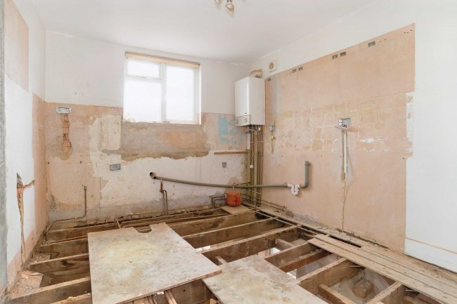 148 Whittington Road, Wood Green, London, N22 8YL 10