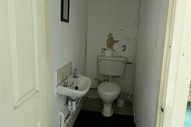 2 Newborough Street, Blaenau Ffestiniog, Gwynedd, LL41 3DG 8