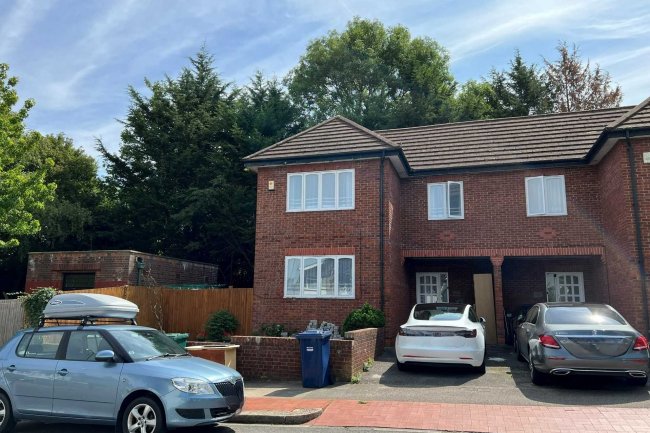 Andover House, Courthouse Road, London, N12 7PJ 3