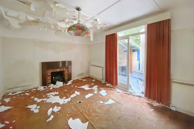 138 Pinner Hill Road, Pinner, Middlesex, HA5 3SJ 2