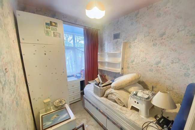 117 Ribblesdale Avenue, Northolt, Middlesex, UB5 4NH 5