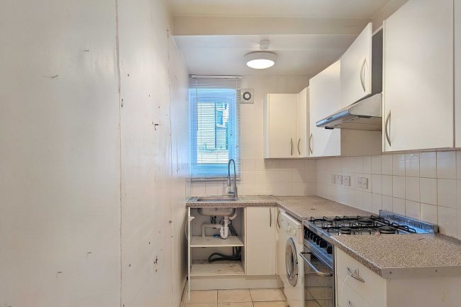 47 Alexandra Road, Hendon, London, NW4 2RX 2