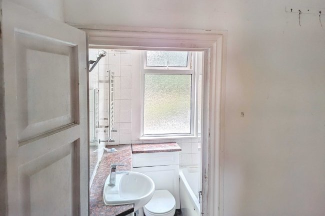 47 Alexandra Road, Hendon, London, NW4 2RX 2