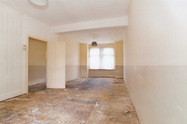 98 Glenny Road, Barking, Essex, IG11 8QQ 2