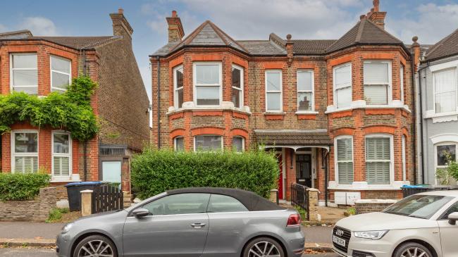 137b Bathurst Gardens, Kensal Rise, London, NW10 5JJ 4