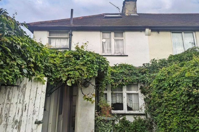 29 Glenn Avenue, Purley, Surrey, CR8 2AJ 10