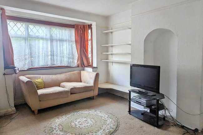 29 Glenn Avenue, Purley, Surrey, CR8 2AJ 10