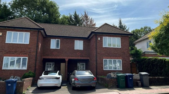 Hanley House, Courthouse Road, London, N12 7PJ 4