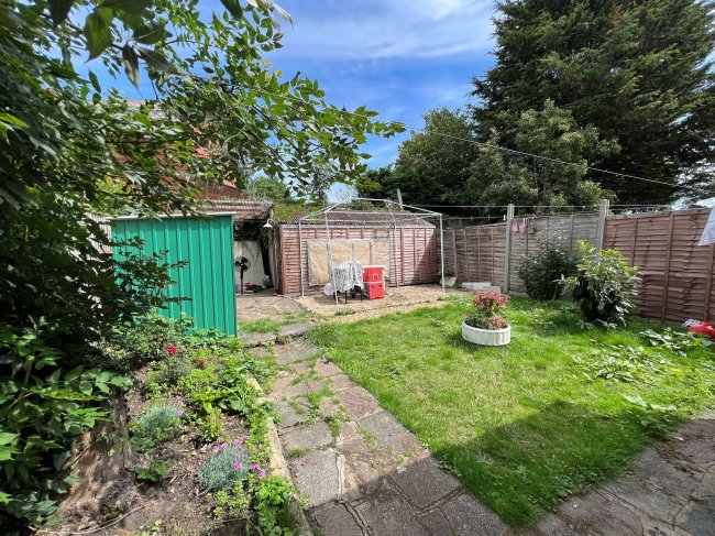 156 Devonshire Road, London, NW7 1DJ 7