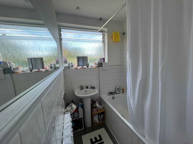 156 Devonshire Road, London, NW7 1DJ 7