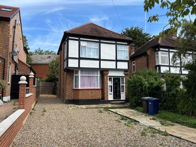 156 Devonshire Road, London, NW7 1DJ 7