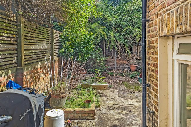 Flat A, 12 Curwen Road, Shepherds Bush, London W12 9AE 10