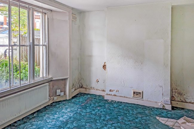 Flat A, 12 Curwen Road, Shepherds Bush, London W12 9AE 10