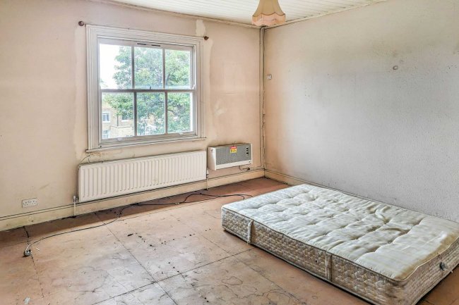 Flat D, 222 Hammersmith Grove, Hammersmith, London W6 7HG 10