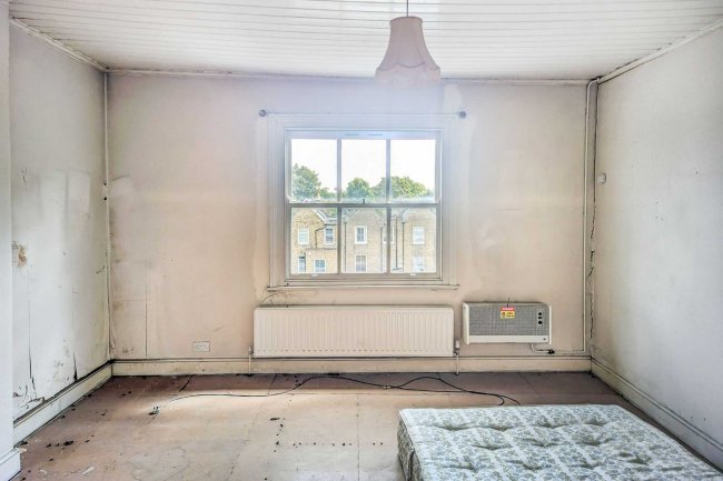 Flat D, 222 Hammersmith Grove, Hammersmith, London W6 7HG 10