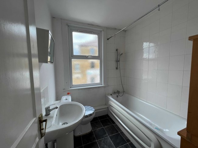 130A Hoe Street, Walthamstow, London, E17 4QR 10