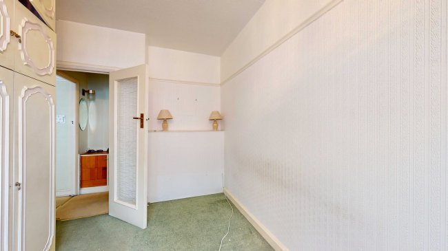 25 Winchester Court, Vicarage Gate, London, W8 4AE 1