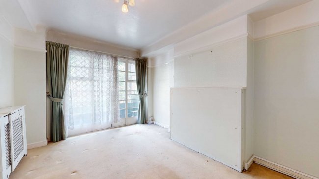 25 Winchester Court, Vicarage Gate, London, W8 4AE 1