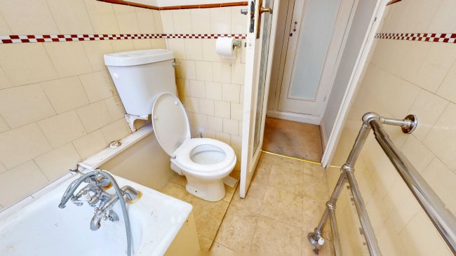 25 Winchester Court, Vicarage Gate, London, W8 4AE 1