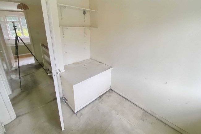 14 Kingfisher Drive, Staines, Middlesex, TW18 4RR 8