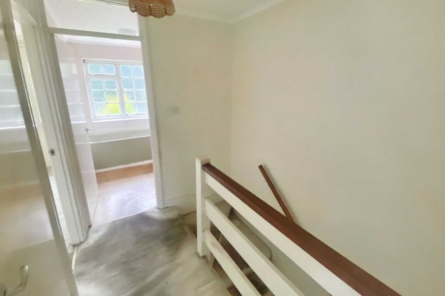 14 Kingfisher Drive, Staines, Middlesex, TW18 4RR 8