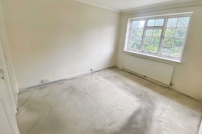 14 Kingfisher Drive, Staines, Middlesex, TW18 4RR 8