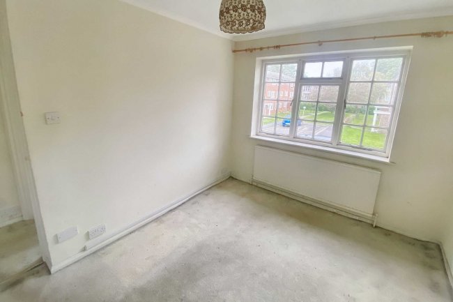 14 Kingfisher Drive, Staines, Middlesex, TW18 4RR 8