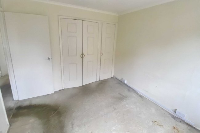 14 Kingfisher Drive, Staines, Middlesex, TW18 4RR 8