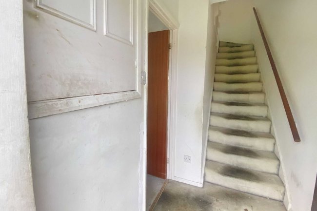 14 Kingfisher Drive, Staines, Middlesex, TW18 4RR 8