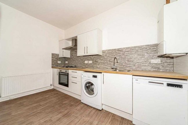 Apartment 10, 2-8 Bucklersbury, Hitchin, SG5 1BB 5