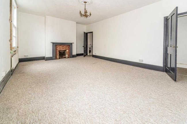 Apartment 10, 2-8 Bucklersbury, Hitchin, SG5 1BB 5