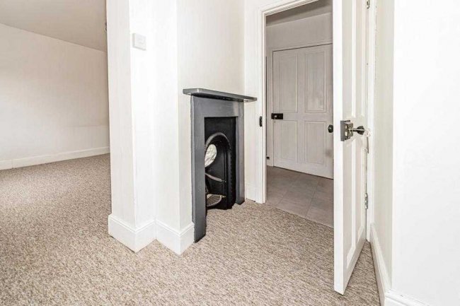 Apartment 10, 2-8 Bucklersbury, Hitchin, SG5 1BB 5