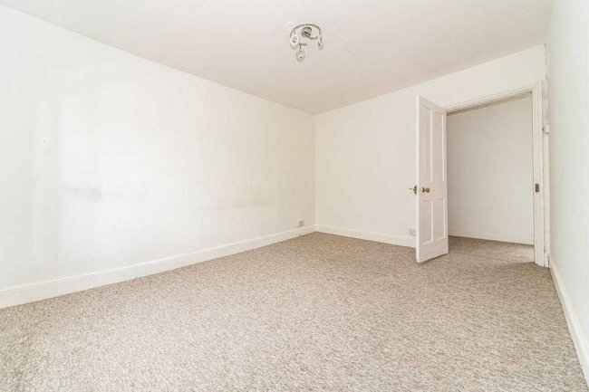 Apartment 10, 2-8 Bucklersbury, Hitchin, SG5 1BB 5