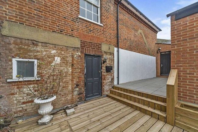 Apartment 10, 2-8 Bucklersbury, Hitchin, SG5 1BB 5