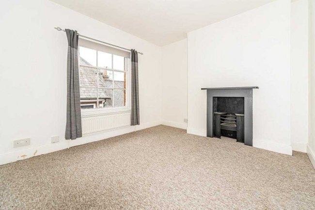 Apartment 10, 2-8 Bucklersbury, Hitchin, SG5 1BB 5
