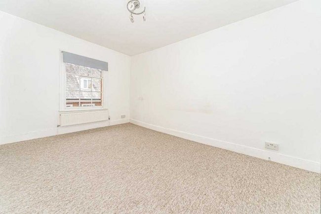 Apartment 10, 2-8 Bucklersbury, Hitchin, SG5 1BB 5