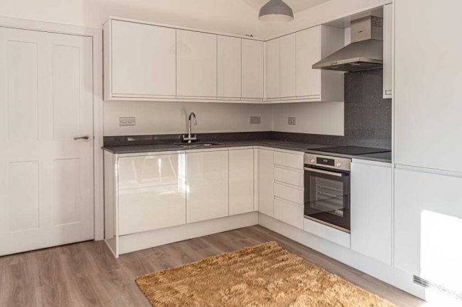 Apartment 9, 2-8 Bucklersbury, Hitchin, SG5 1BB 2