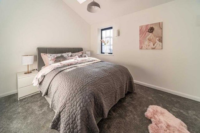 Apartment 9, 2-8 Bucklersbury, Hitchin, SG5 1BB 2