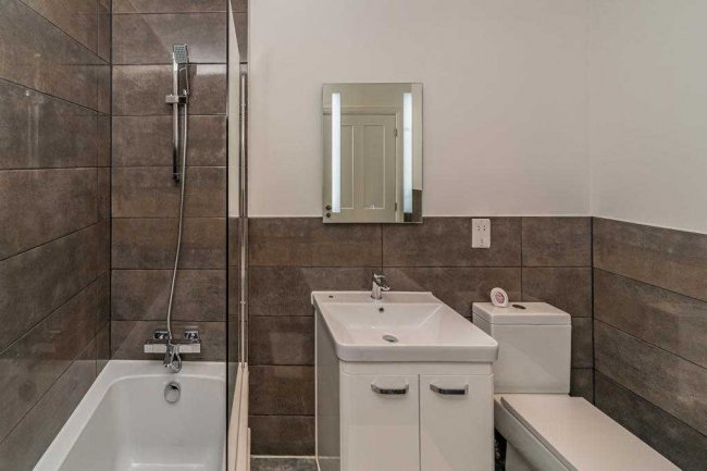 Apartment 8, 2-8 Bucklersbury, Hitchin, SG5 1BB 4