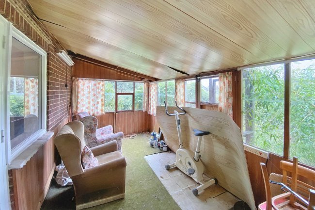 69 Cowley Hill, Borehamwood, Hertfordshire, WD6 5LH 9