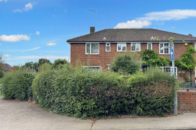 69 Cowley Hill, Borehamwood, Hertfordshire, WD6 5LH 9