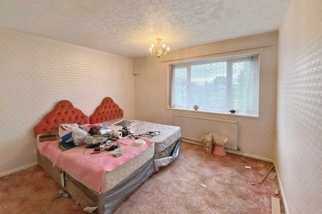 69 Cowley Hill, Borehamwood, Hertfordshire, WD6 5LH 9