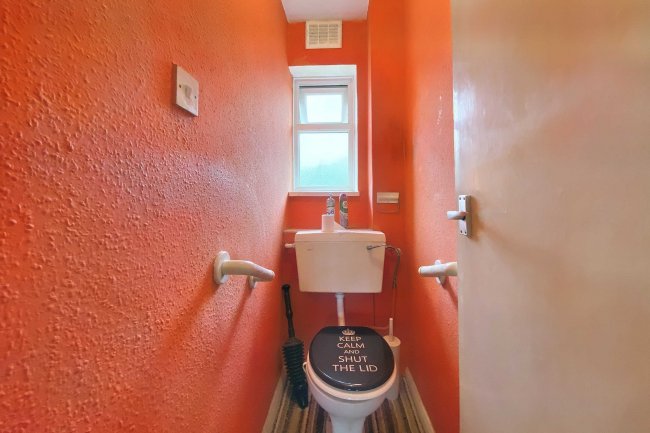 69 Cowley Hill, Borehamwood, Hertfordshire, WD6 5LH 9