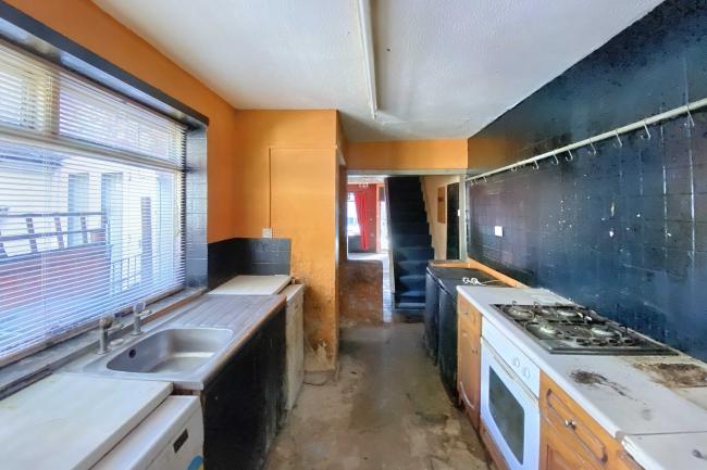 48 Kingsland Road, Luton, Bedfordshire, LU1 3DP 4