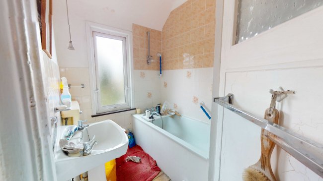 42 Homeway, Harold Park, Romford, Essex, RM3 0HD 2