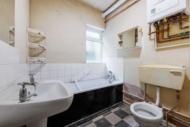 20 Drayton Green, Ealing, London, W13 0JF 9