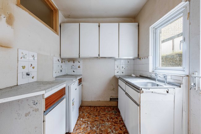 20 Drayton Green, Ealing, London, W13 0JF 9