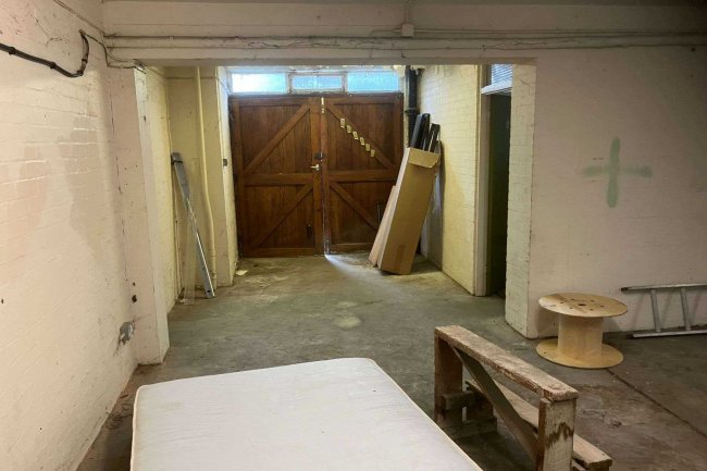 Hedley Court, Putney Hill, London SW15 3NS 3