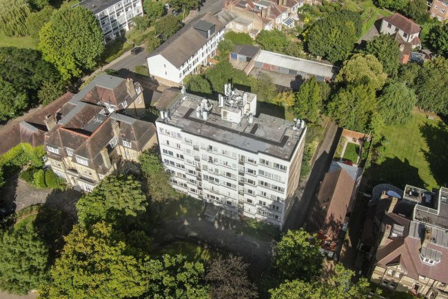 Hedley Court, Putney Hill, London SW15 3NS 3